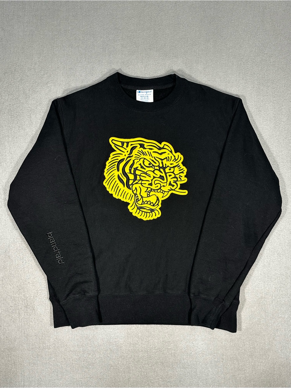 Champion Reverse Weave Mens Medium Black Tiger Graphic Crewneck Sweatshirt